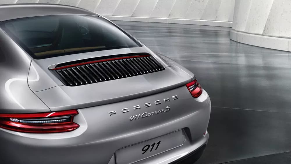 911