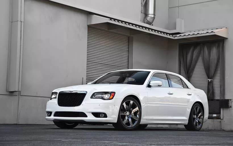 300 SRT8