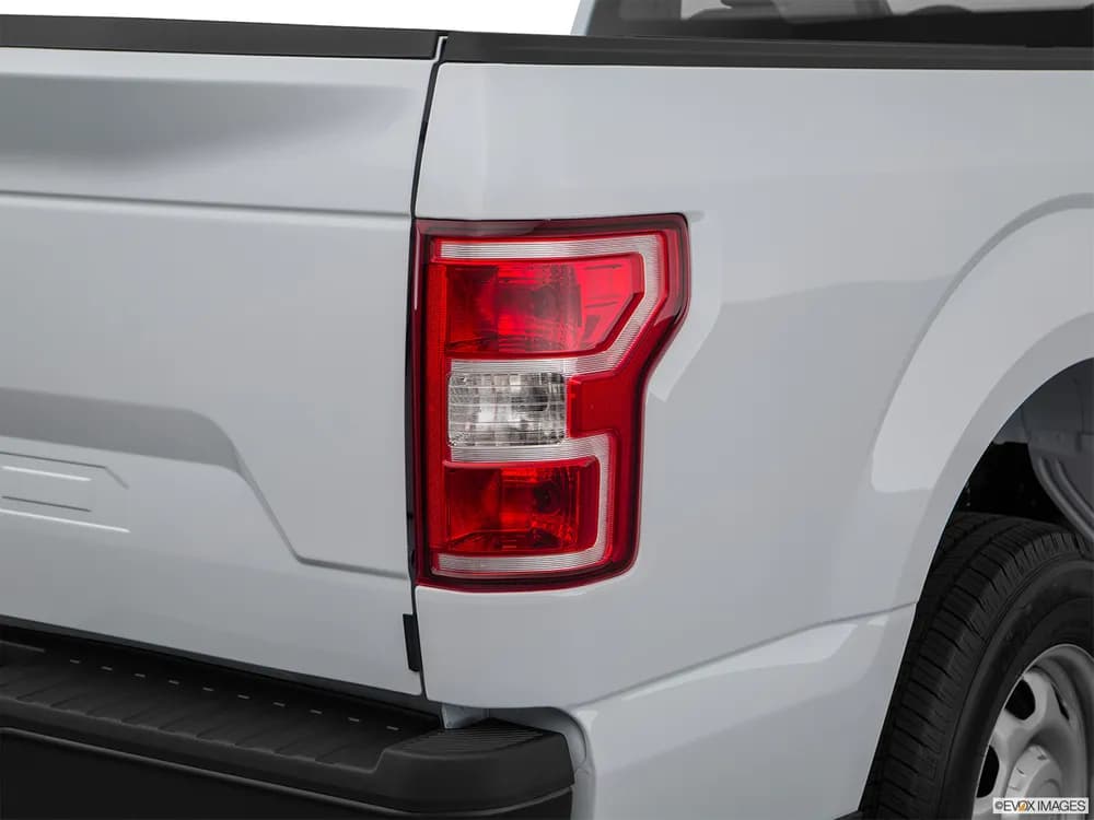 Ford F-150 2019 5.0L Regular Cab XLT (Chrome Pack)