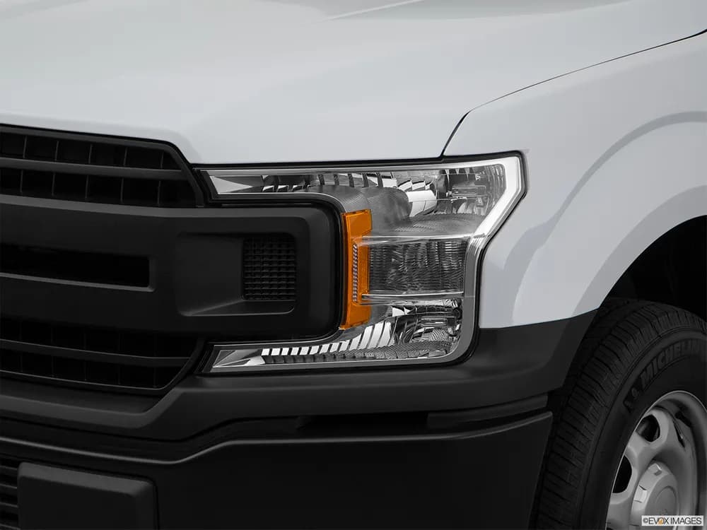 Ford F-150 2019 5.0L Regular Cab XLT (Chrome Pack)