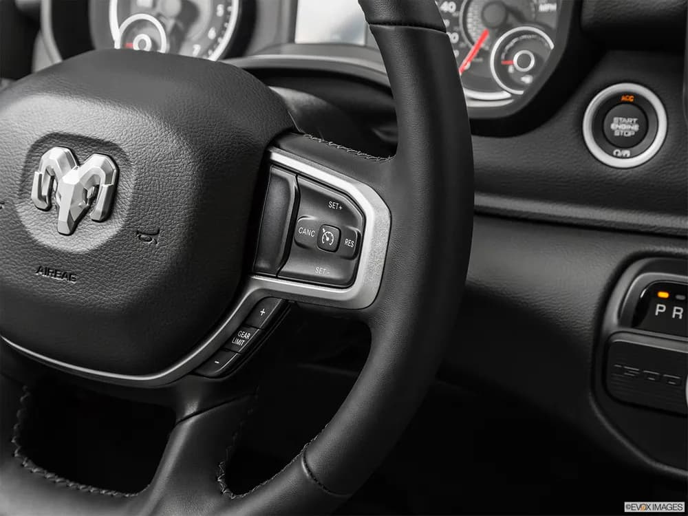 RAM 1500 2021 5.7L Big Horn (Regular Cab)