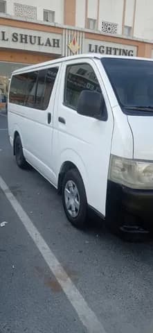 Used Toyota Hiace 3.5L high roof commuter (13 seater) 2013