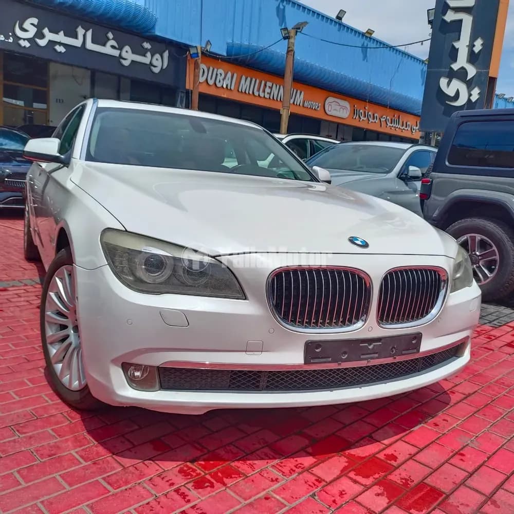 مستعملة بي إم دبليو الفئة السابعة 730i 2012