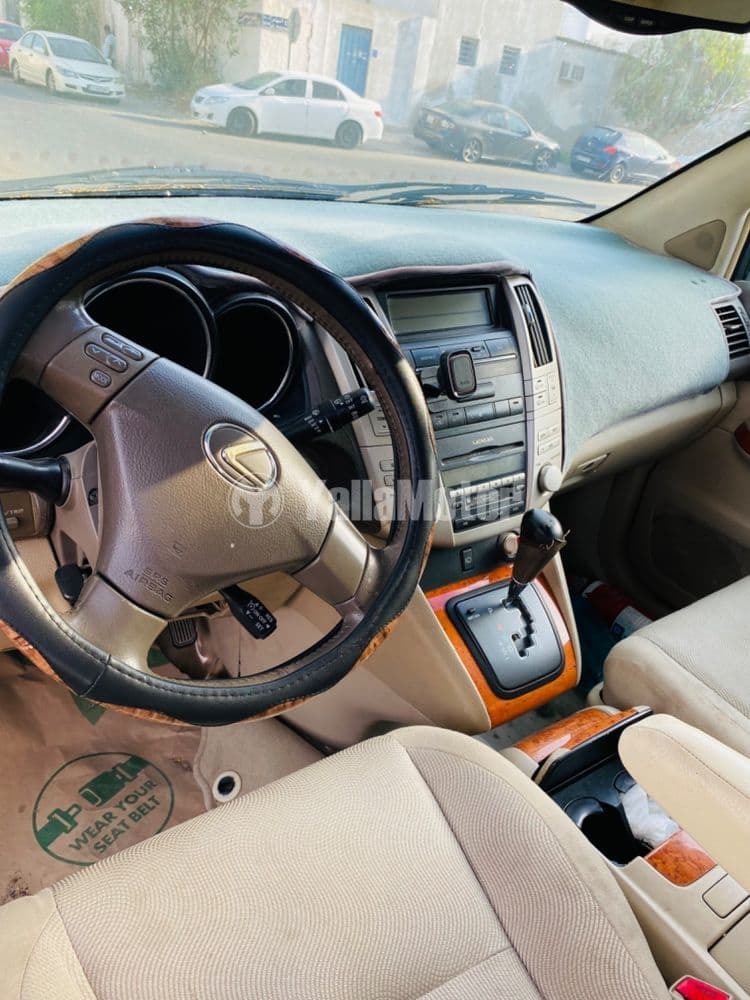 تويوتا سيكويا 5.7L EXR 2004 مستعملة
