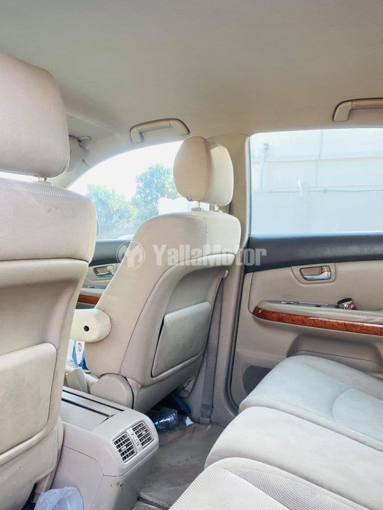 تويوتا سيكويا 5.7L EXR 2004 مستعملة