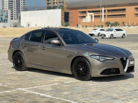 ألفا روميو Giulia Base 2018 مستعملة ألفا روميو Giulia Base 2018 مستعملة للبيع