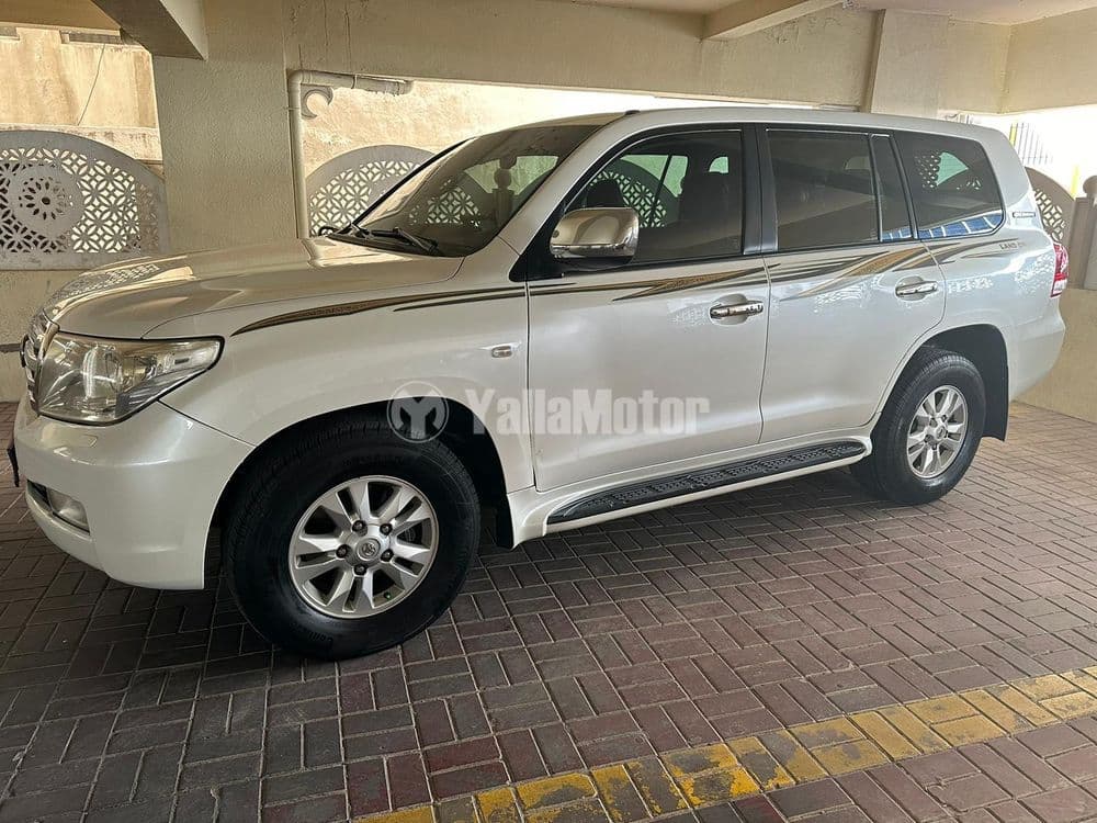 Used Toyota Land Cruiser GX.R White Edition 2010
