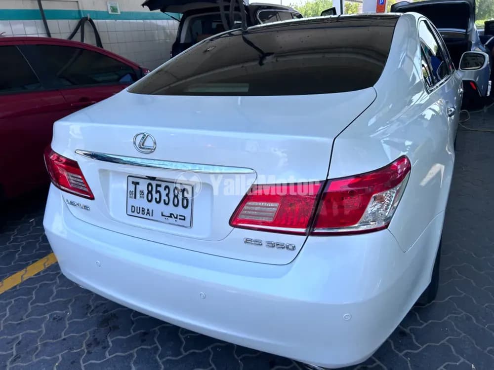 مستعملة لكزس إي أس 350 4 door 3.5L 2012