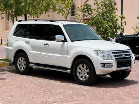 Used Mitsubishi Pajero 3.5L GLS 5 Door 2015 Used Mitsubishi Pajero 3.5L GLS 5 Door 2015 for sale