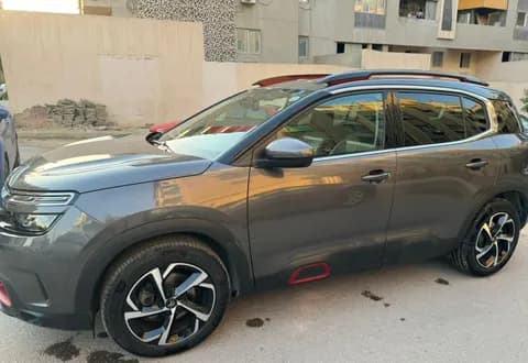 سيتروين C5 Aircross 1.6T Shine 2022 مستعملة سيتروين C5 Aircross 1.6T Shine 2022 مستعملة used_cars.forSale
