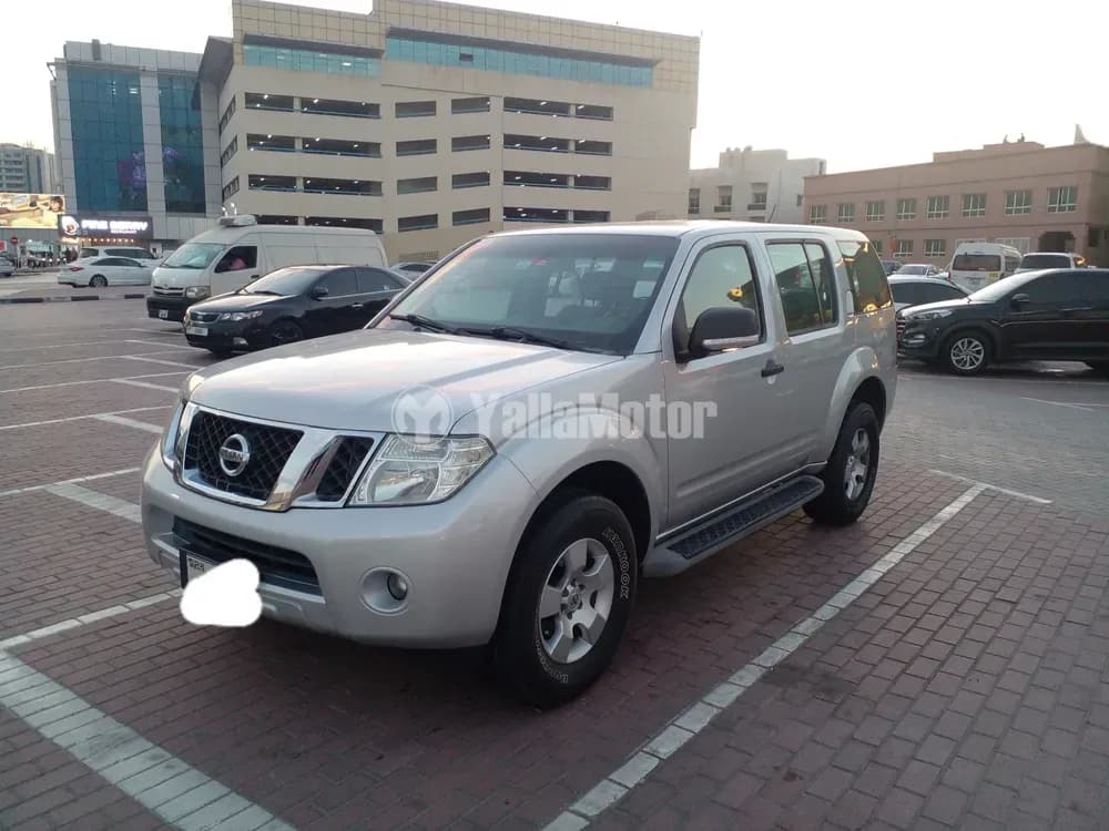 Used Nissan Pathfinder XE 2015