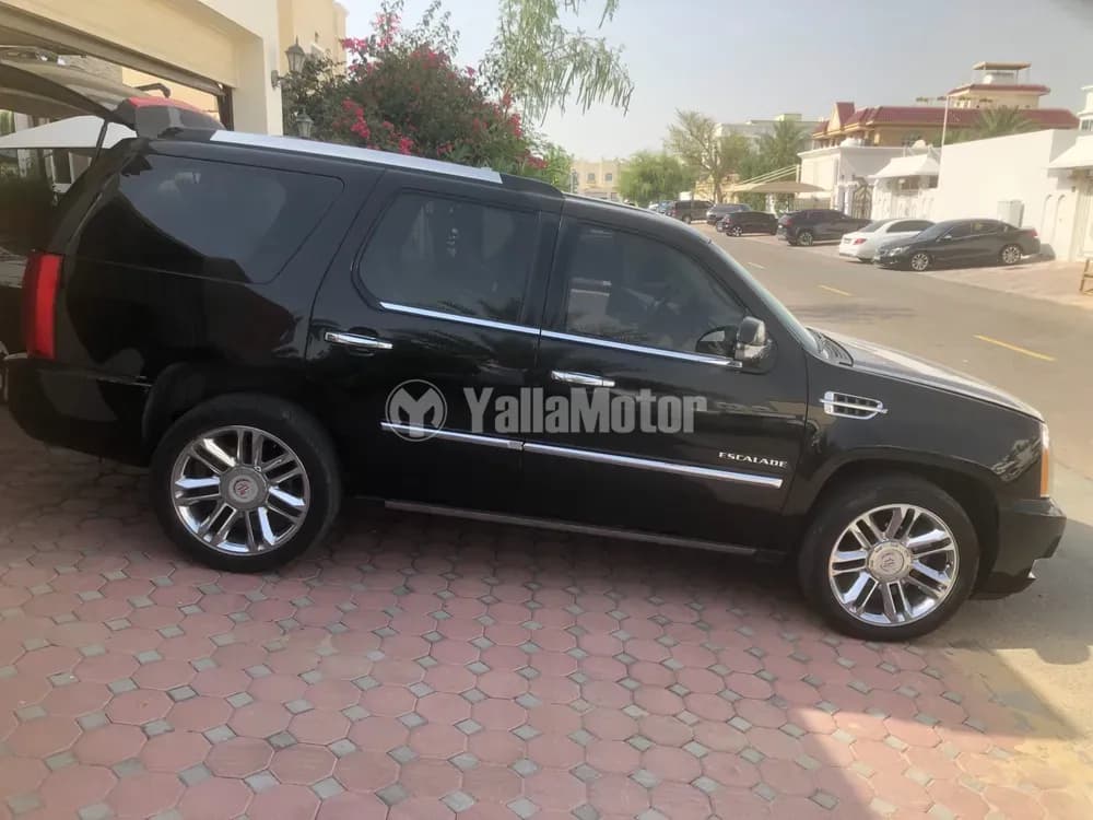 Used Cadillac ESCALADE 6.2L 2011