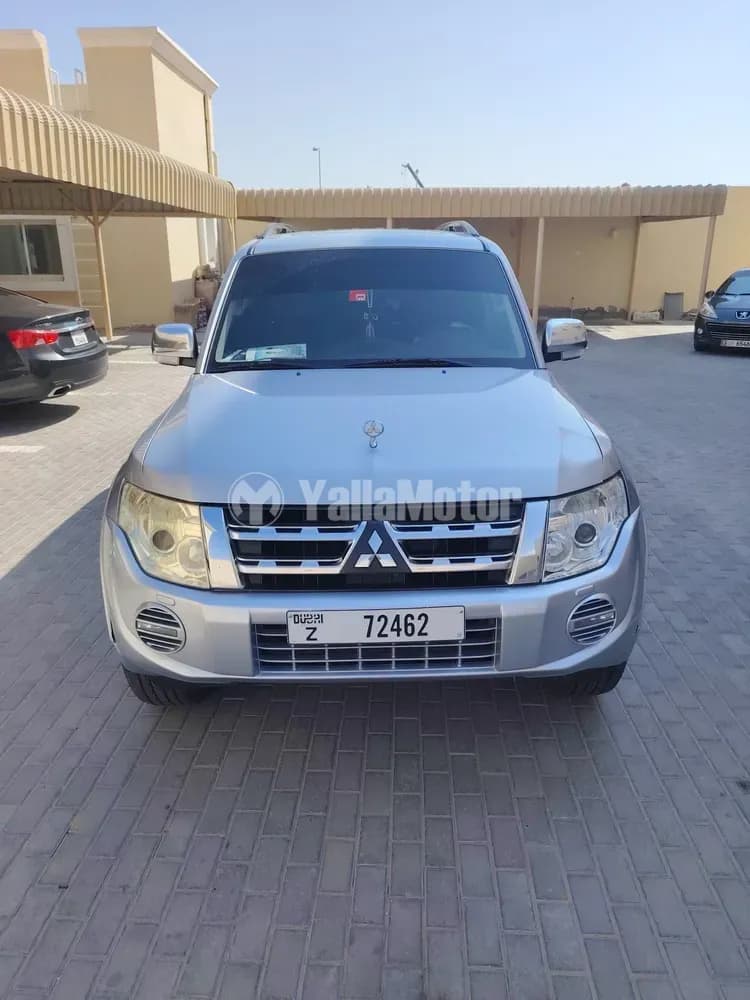 ميتسوبيشي باجيرو الجيل الرابع 3.8L 2012 مستعملة