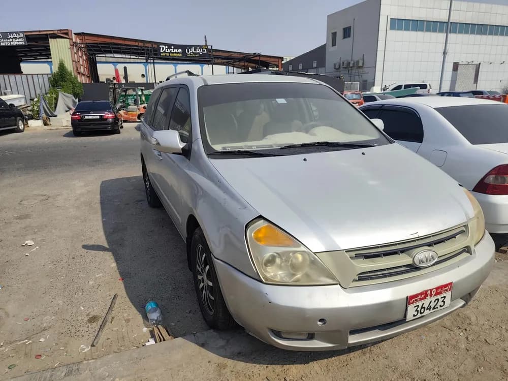 Used Kia Carnival 2012