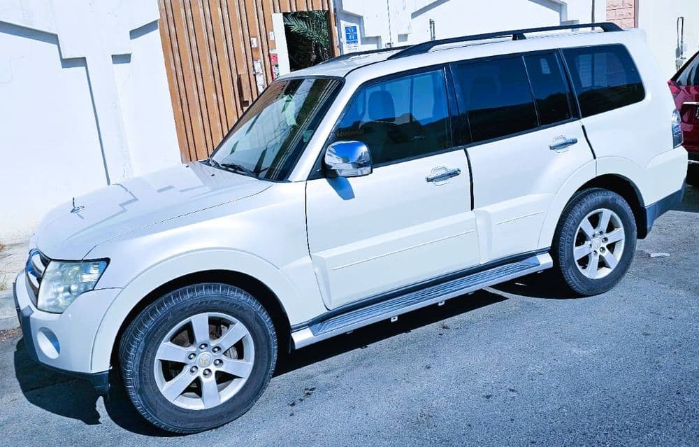 ميتسوبيشي باجيرو 3.8L 5 Door Mid 2008 مستعملة