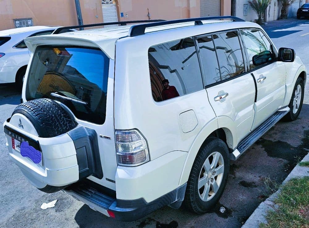 ميتسوبيشي باجيرو 3.8L 5 Door Mid 2008 مستعملة