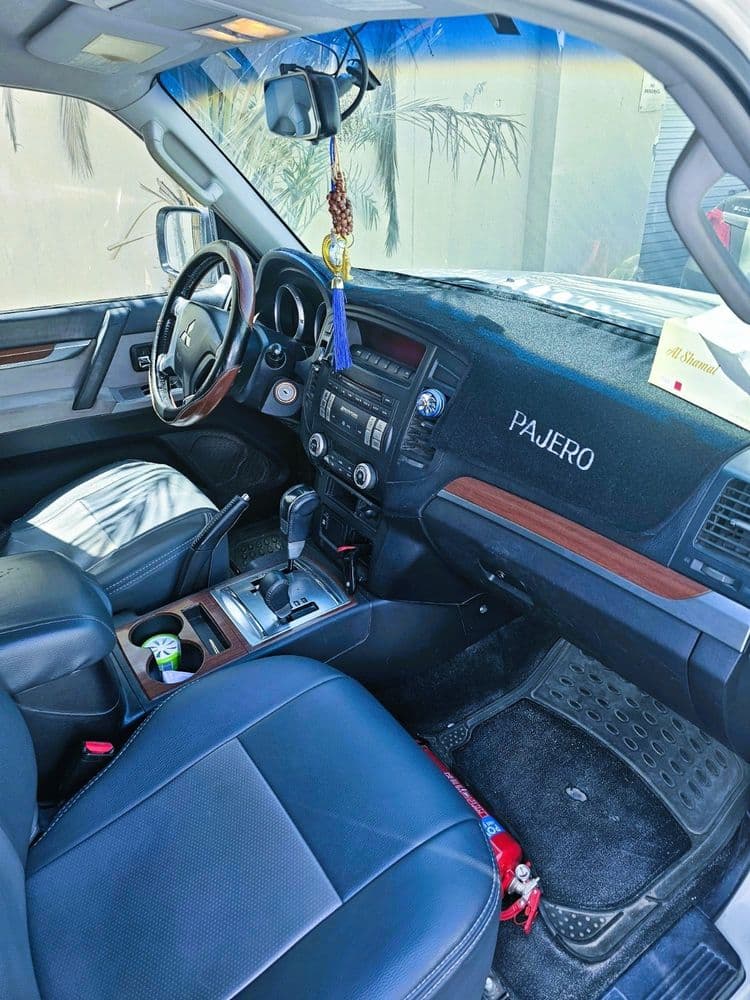 ميتسوبيشي باجيرو 3.8L 5 Door Mid 2008 مستعملة