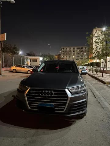 مستعملة أودي كيو7 45 TFSI S-Line Quattro 252 HP 2019 مستعملة أودي كيو7 45 TFSI S-Line Quattro 252 HP 2019 used_cars.forSale