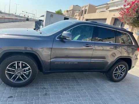 Used Jeep Jeep Grand Cherokee Laredo 2019