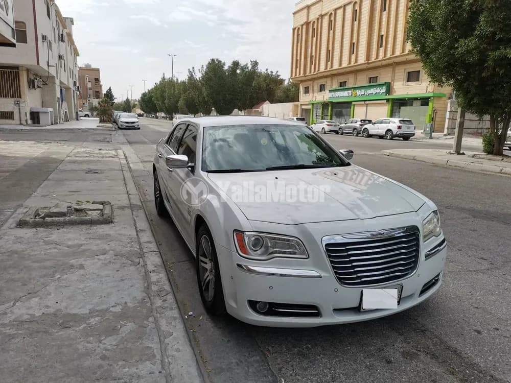 Used Chrysler 300 5.7L V8 Luxury 2014