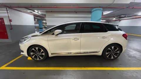 Used Citroen DS5 Sport Chic 1.6 2015 للبيع Used Citroen DS5 Sport Chic 1.6 2015 للبيع used_cars.forSale