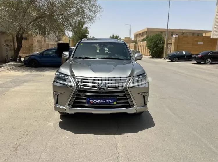 مستعملة لكزس أل أكس 570 5 door 5.7L 2017