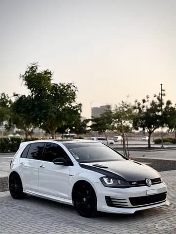 Used Volkswagen Golf GTI 2.0T P2 Full option 2017 Used Volkswagen Golf GTI 2.0T P2 Full option 2017 for sale