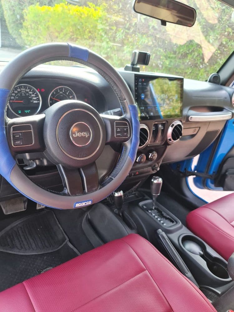 مستعملة جيب رانجلر صحارى أنلمتيد 3.6L بلس 2011