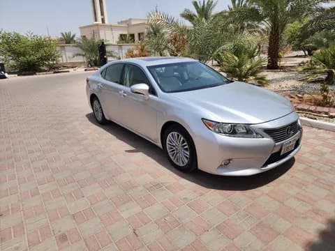 لكزس إي أس 350 4 door 3.5L 2014 مستعملة لكزس إي أس 350 4 door 3.5L 2014 مستعملة used_cars.forSale