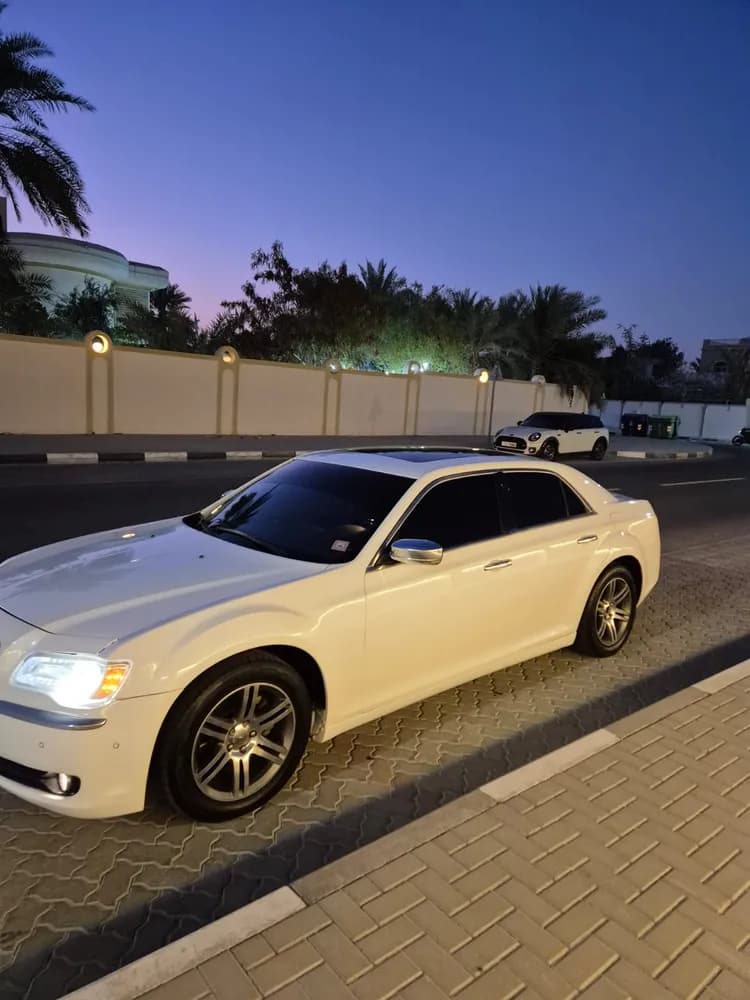 كرايسلر 300 سي 3.6L V6 Luxury 2013 مستعملة