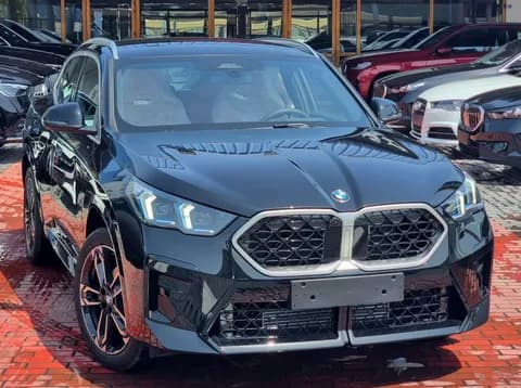 بي إم دبليو x2 sdrive18i-m-sport 2026 جديدة بي إم دبليو x2 sdrive18i-m-sport 2026 جديدة used_cars.forSale