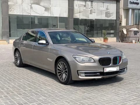 بي إم دبليو الفئة السابعة 730Li 2015 مستعملة بي إم دبليو الفئة السابعة 730Li 2015 مستعملة للبيع