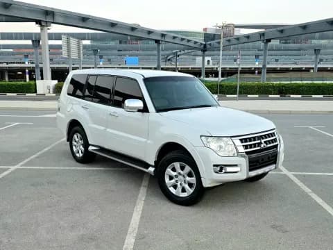 ميتسوبيشي باجيرو 3.5L 5 Door Mid 2017 مستعملة ميتسوبيشي باجيرو 3.5L 5 Door Mid 2017 مستعملة للبيع