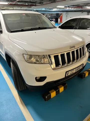 جيب جراند شيروكي 3.6L Laredo 2013 مستعملة جيب جراند شيروكي 3.6L Laredo 2013 مستعملة للبيع