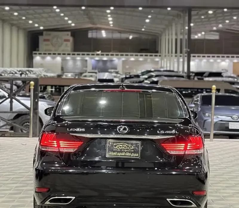 Used Lexus LS 460 4 door 4.6L SWB 2013