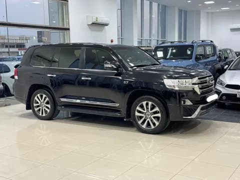 تويوتا لاند كروز 5 Door 5.7L 2016 مستعملة تويوتا لاند كروز 5 Door 5.7L 2016 مستعملة للبيع