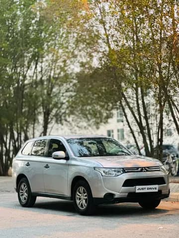 ميتسوبيشي أوت لاندر 2.4L 2014 مستعملة ميتسوبيشي أوت لاندر 2.4L 2014 مستعملة used_cars.forSale