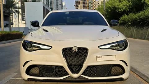ألفا روميو Giulia Quadrifoglio 2018 مستعملة ألفا روميو Giulia Quadrifoglio 2018 مستعملة للبيع