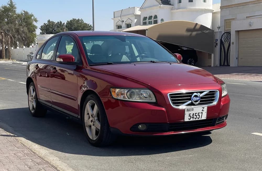 فولفو أس40 2.0L 2011 مستعملة