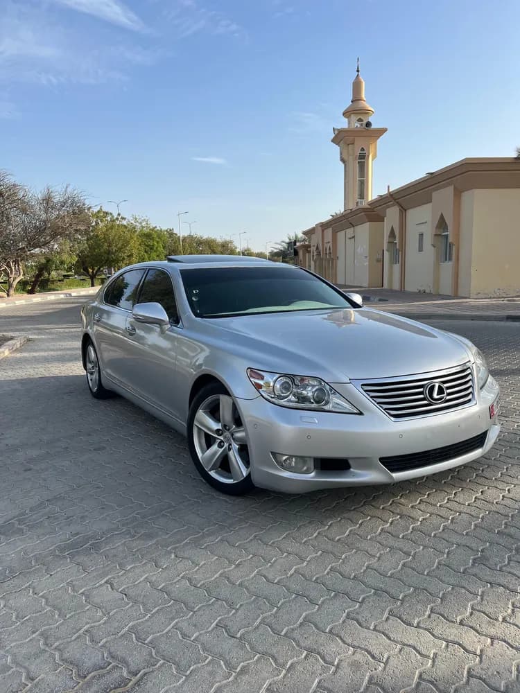 Used Lexus LS 460 4 door 4.6L SWB 2012