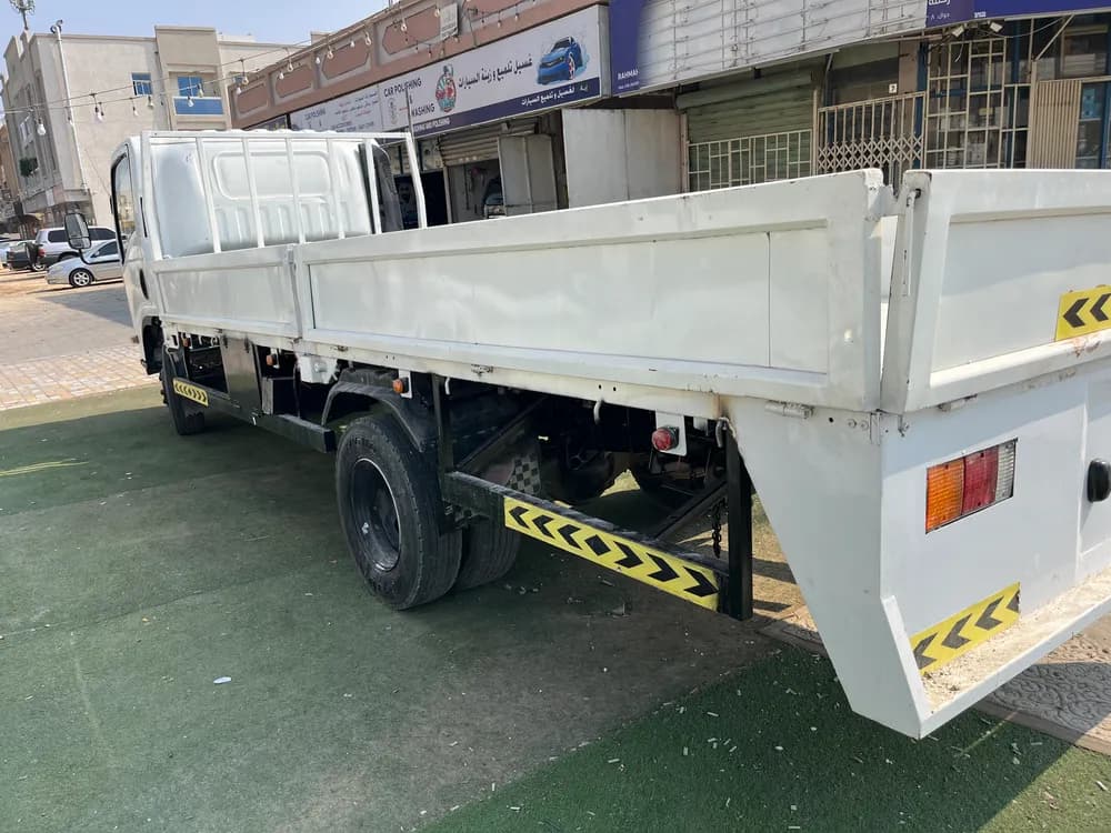 Used Isuzu NPR 2016