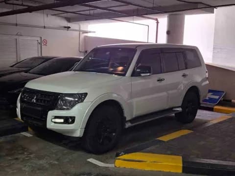ميتسوبيشي باجيرو 2017 مستعملة ميتسوبيشي باجيرو 2017 مستعملة used_cars.forSale
