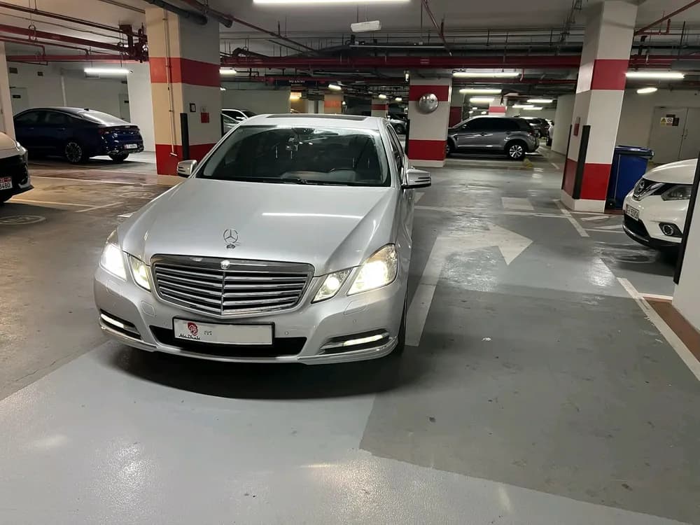 Used Mercedes-Benz E-Class E 300 2011
