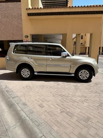 ميتسوبيشي باجيرو 3.5L 5 Door Basic 2012 مستعملة ميتسوبيشي باجيرو 3.5L 5 Door Basic 2012 مستعملة used_cars.forSale