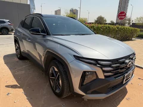 هيونداي توسان 2.0L FWD 2025 مستعملة هيونداي توسان 2.0L FWD 2025 مستعملة used_cars.forSale