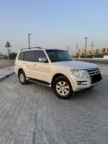 ميتسوبيشي باجيرو 3.5L 5 Door Mid 2017 مستعملة ميتسوبيشي باجيرو 3.5L 5 Door Mid 2017 مستعملة used_cars.forSale