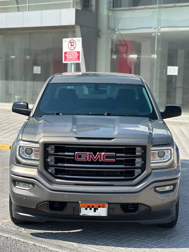 جي إم سي سييرا 1500 5.3L Double Cab SLE 2017 مستعملة
