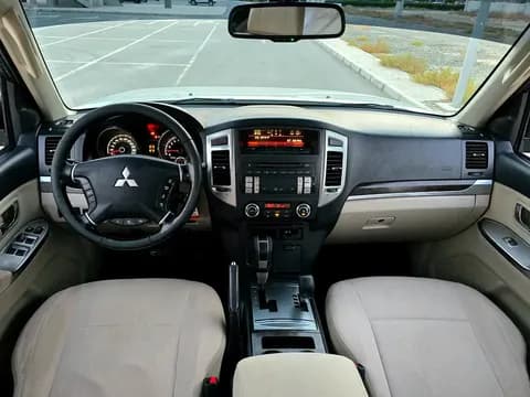 Used Mitsubishi Pajero 2015 Used Mitsubishi Pajero 2015 used_cars.forSale