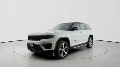 جيب جراند شيروكي 2024 مستعملة جيب جراند شيروكي 2024 مستعملة used_cars.forSale