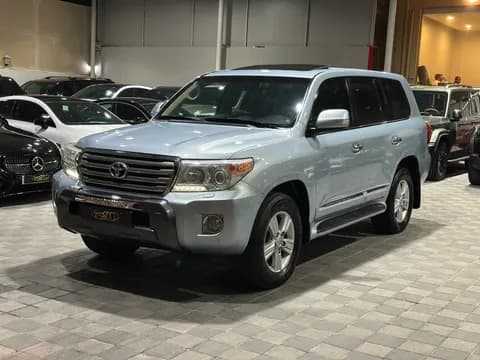تويوتا لاند كروزر 4.6 GXR 2013 مستعملة تويوتا لاند كروزر 4.6 GXR 2013 مستعملة used_cars.forSale